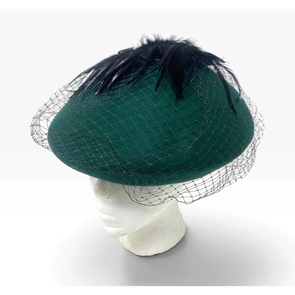 Womens VTG 100% Wool Hat Black Mesh Feather Bow Detailing Forrest Holiday Green
